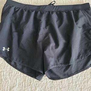 XXL women Under Armor shorts vguc